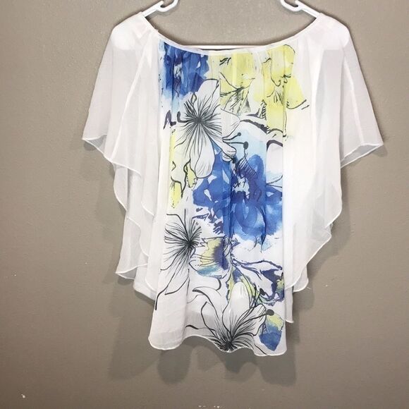 JM Collection Printed Poncho Rhinestone Blouse women’s size small - Picture 3 of 6